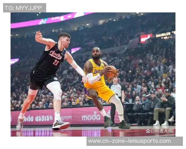 詹姆斯与东契奇共同承担责任应对里夫斯缺阵的挑战与决策压力