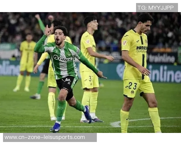 36岁佩里西奇依然火力全开在PSV出场57次打入20球展现实力 36岁佩里西奇依然火力全开在PSV出场57次打入20球展现实力