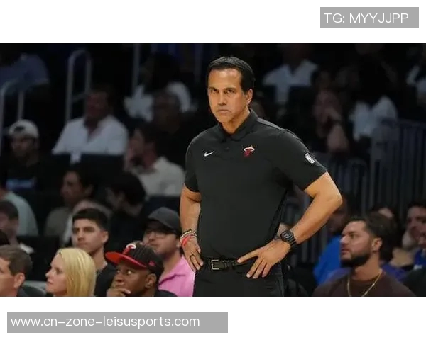 米切尔轻松发威30分钟内高效砍下27分4篮板4助攻第三节完美表现6中6